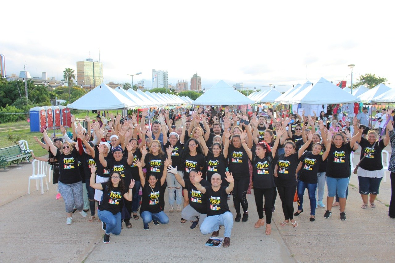 Familias beneficiadas con proyecto expusieron sus productos en “Emprende Feria”