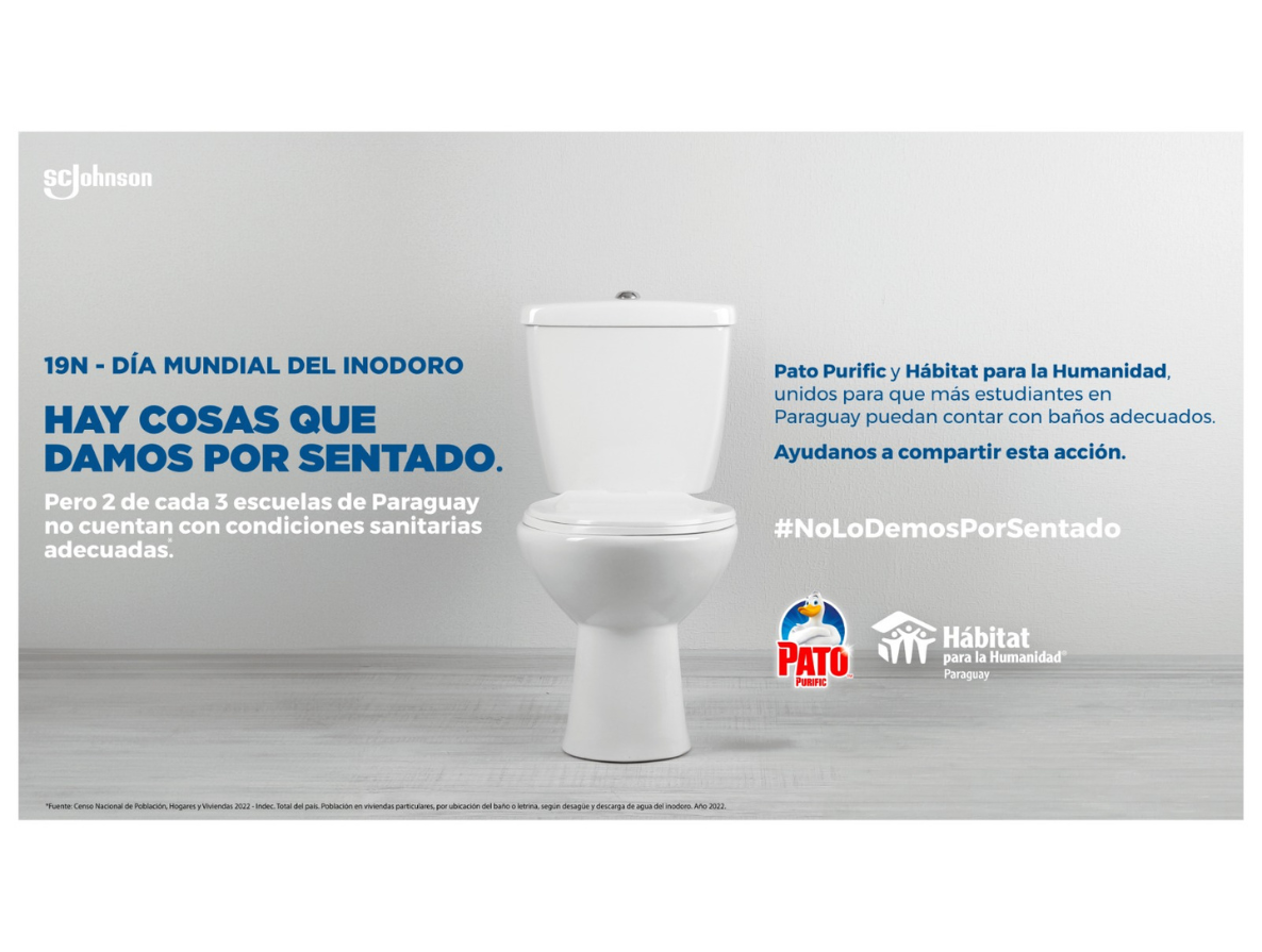 #NoLoDemosPorSentado: Hábitat para la Humanidad y Pato Purific con el inodoro como bandera