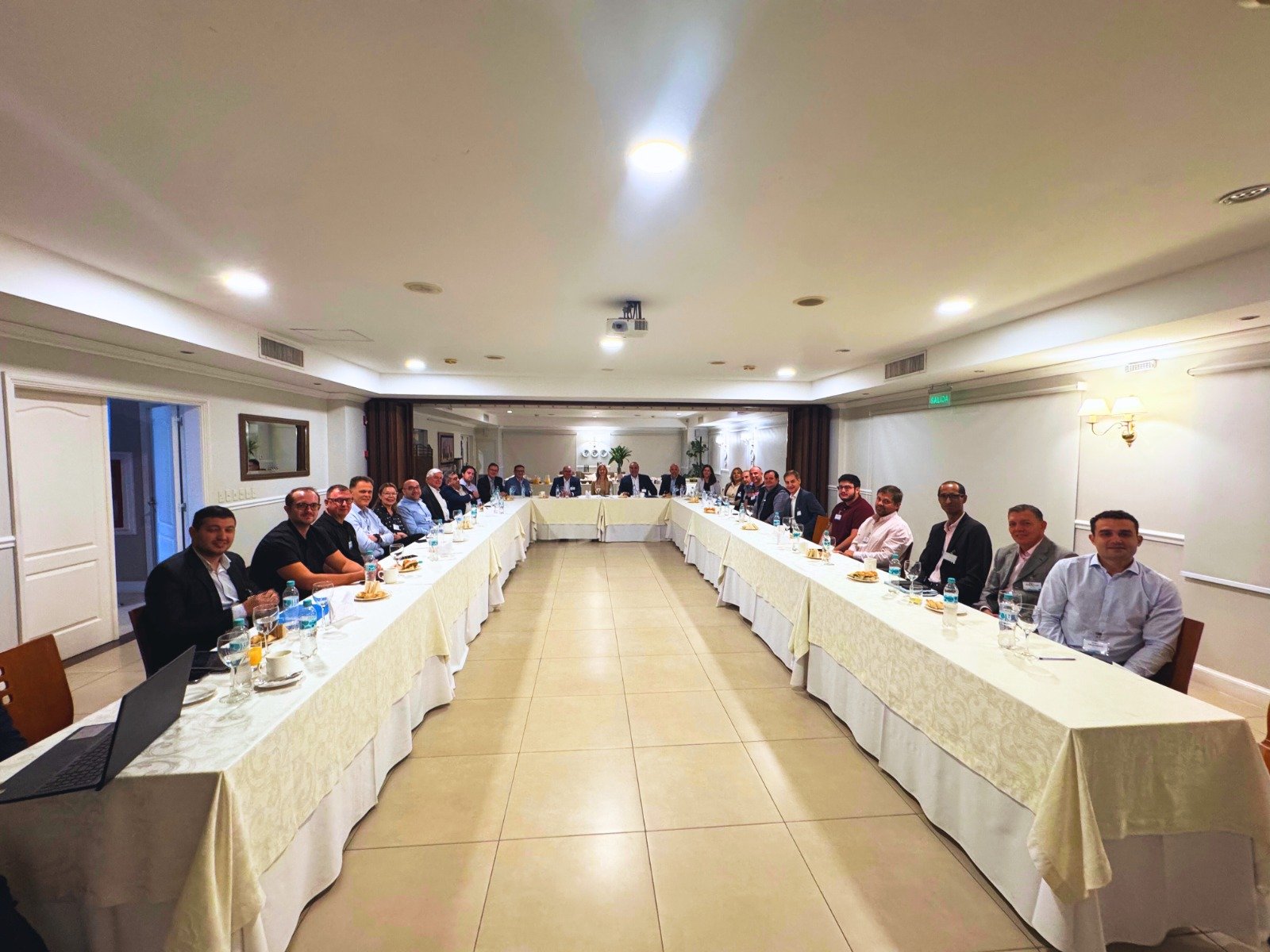 Desayuno con Empresarios – Una Alianza que Cambia Vidas